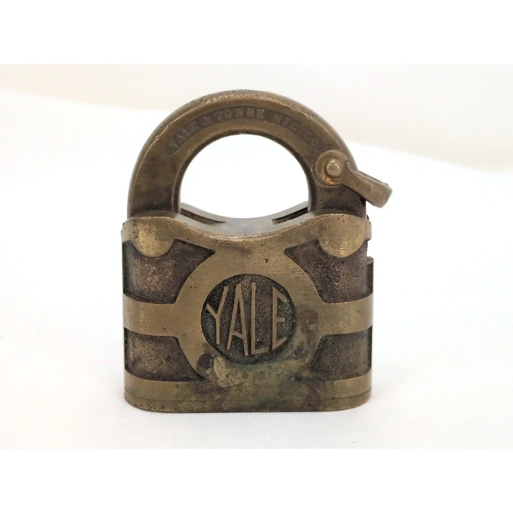 Antique Brass Padlock with Chain Hoop YALE & TOWNE Mfg. Co. NO KEY c.1900